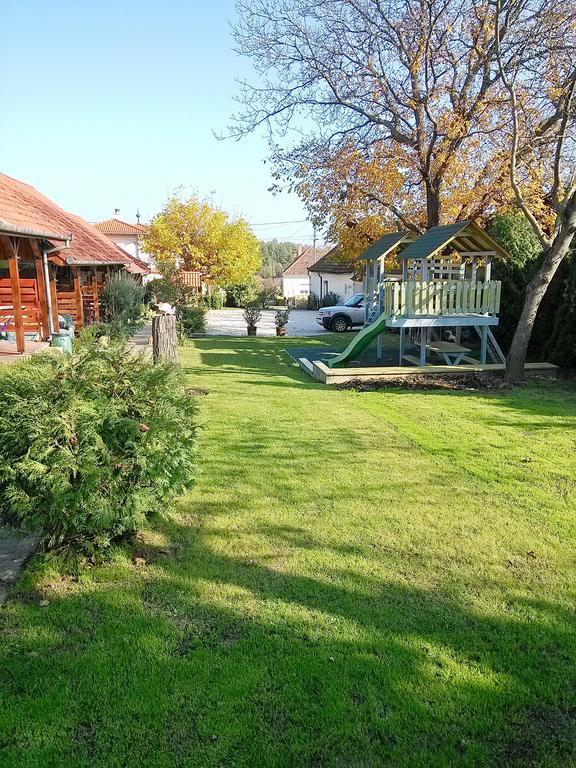 Appartement Aurora Haz à Zalakaros Extérieur photo